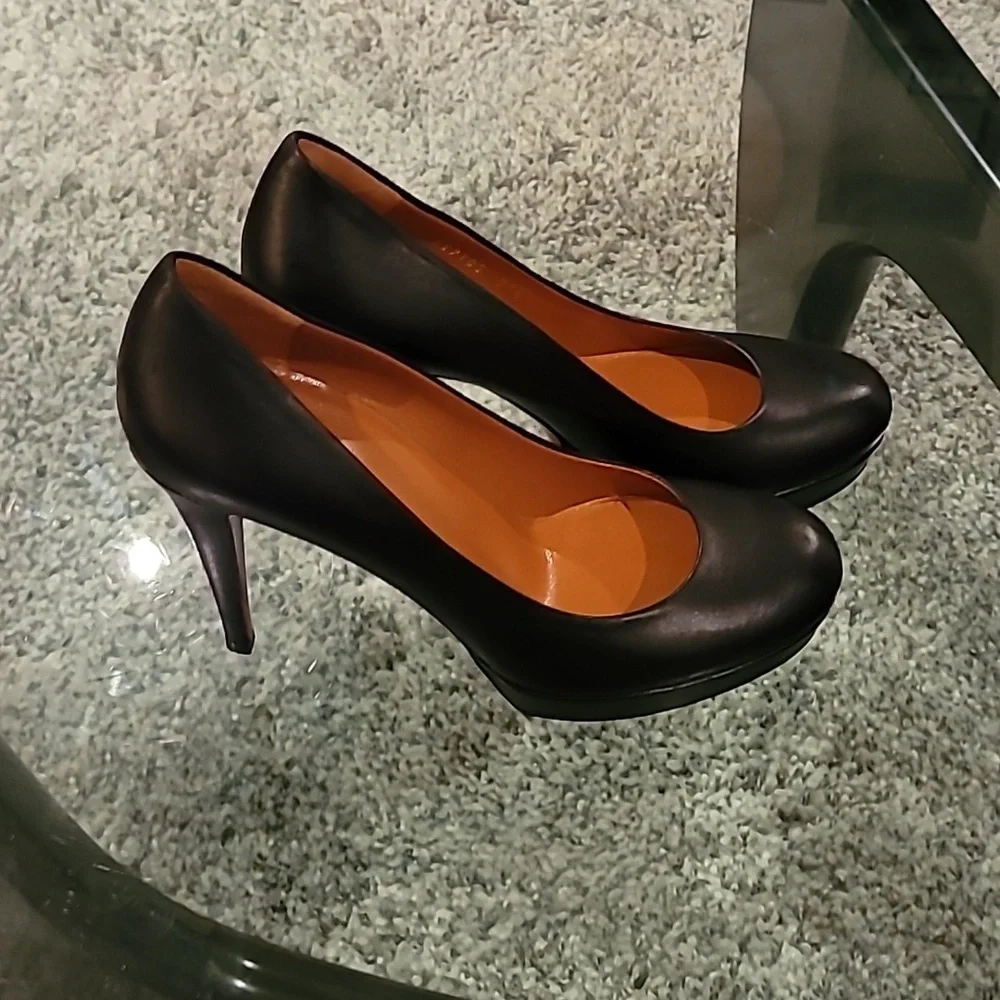 Gucci leather round toe heels 37 1/2 - Picture 1 of 10
